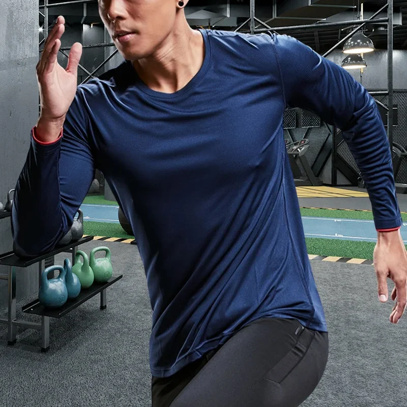 Kaus Olahraga Lari Pria Kaus U - Running Gear Men ulasan dan harga
